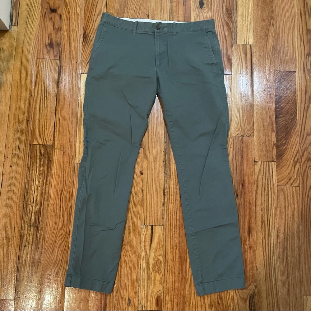 J Crew Slim-fit Flex Khaki Pant (Pale Spinach)